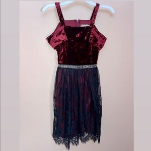 Girls burgundy/black dress size 8